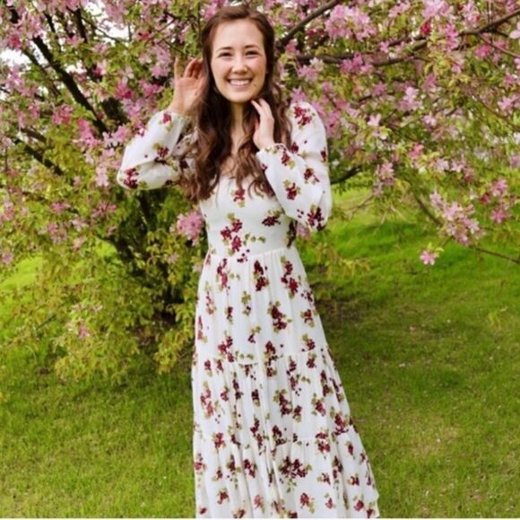 Reformation Kellie Maxi Cream Dress Grape Size 4 - Picture 7 of 12